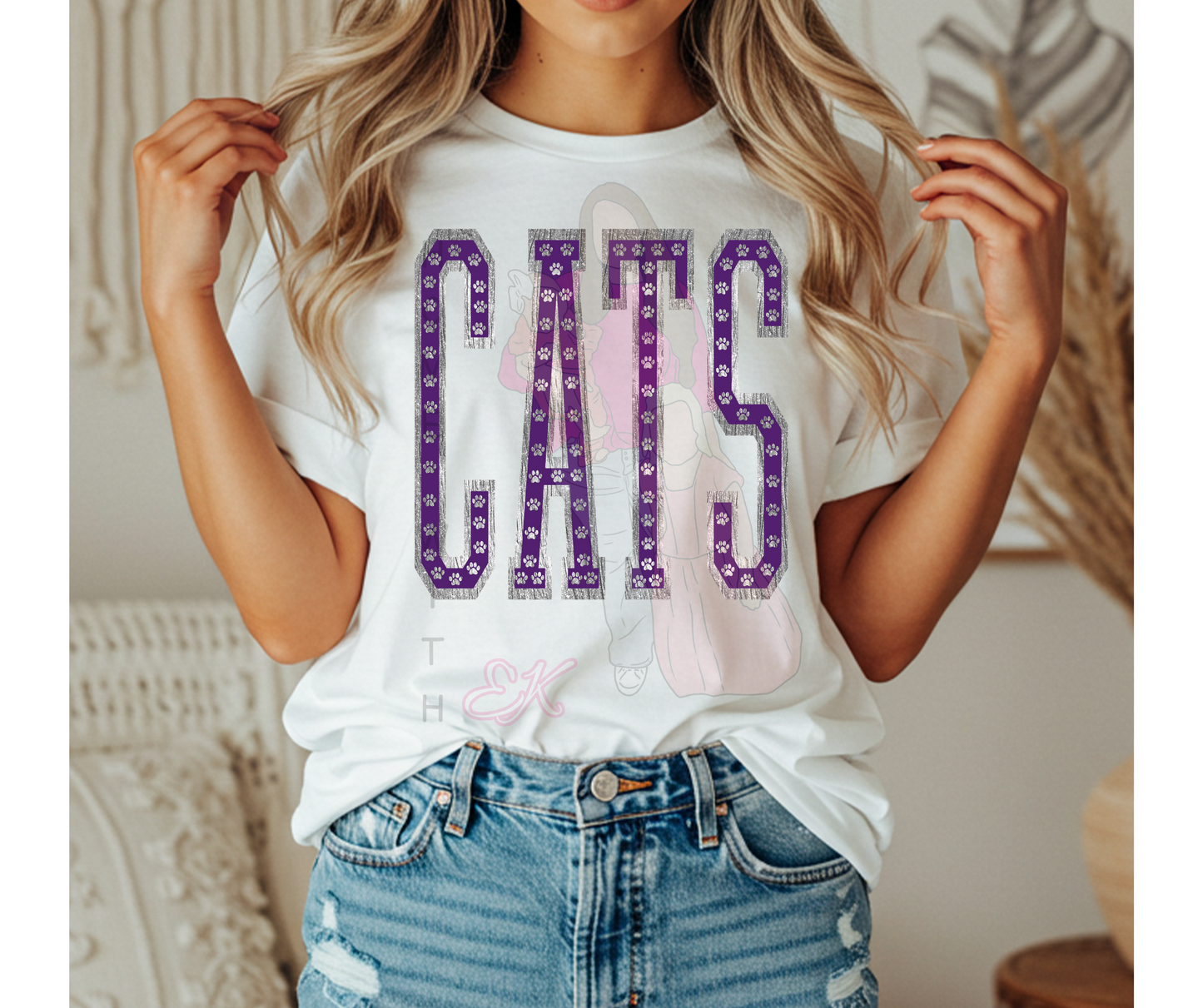 Oversized Cats with Paws